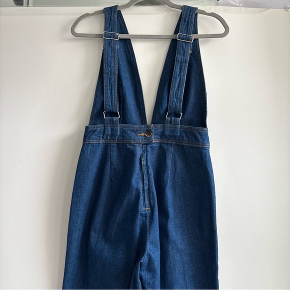 Urban Outfitters BDG Eleanor Plunging Dark Wash Blue Denim Jean Jumpsuit Size 2 - Picture 7 of 15